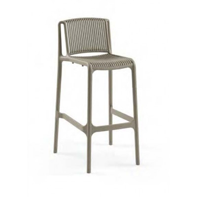 Taburete de interior en polipropileno, disponible en varios colores Taburete de interior en polipropileno, disponible en varios colores