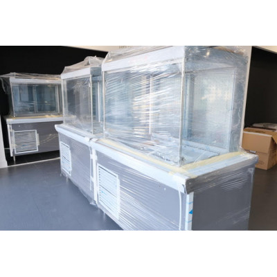 Super-oferta!Vitrina cúbica de tres niveles con cuba refrigerada, ideal BUFFETS y autoservicio (Tenemos 3 uds en el almacen, NUE